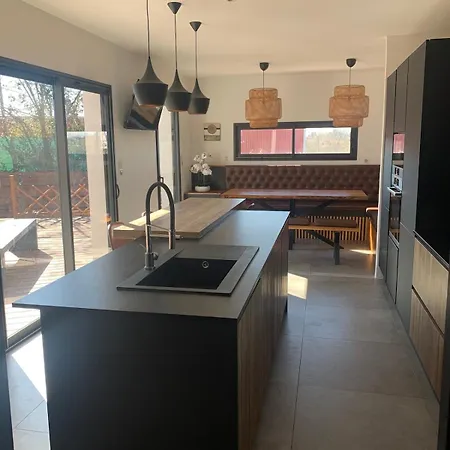 Vila Moderne Avec Piscine Privee Chauffee