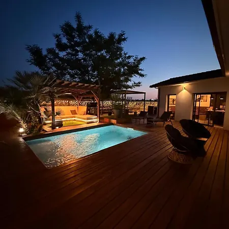 Moderne Avec Piscine Privee Chauffee Vila *