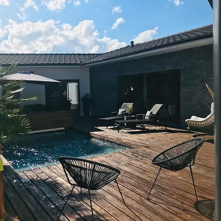 Villa Moderne Avec Piscine Privee Chauffee Artigues-près-Bordeaux