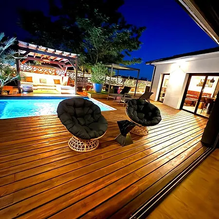 Villa Moderne Avec Piscine Privee Chauffee *